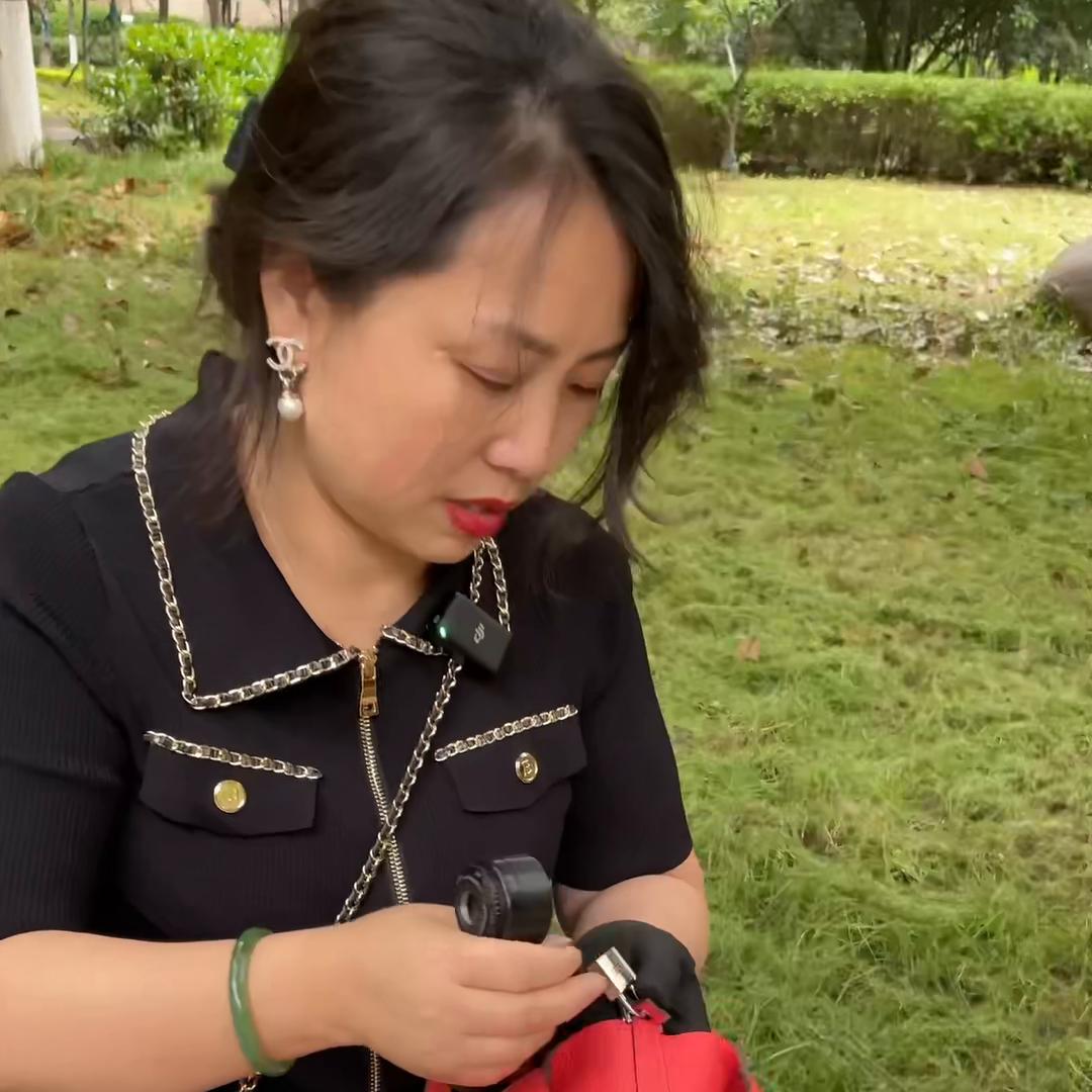 年终奖竟然发了一个爱马*仕？光看袋子一眼假！#南京回收