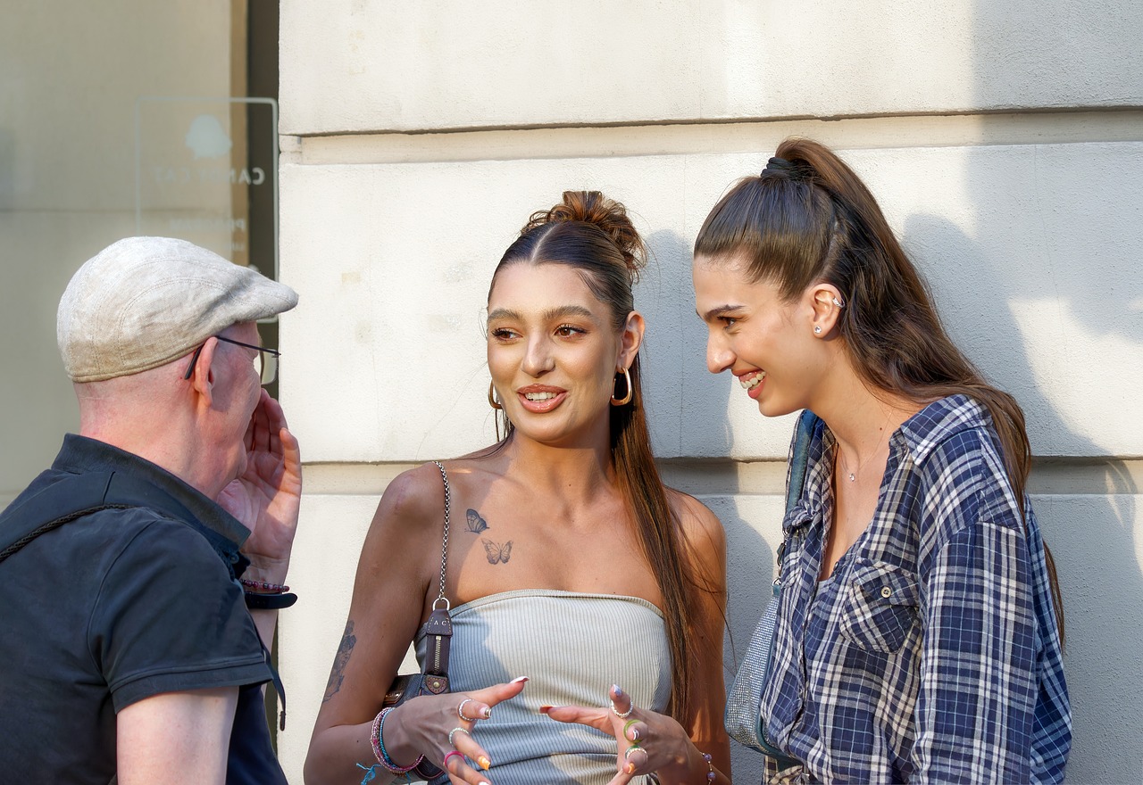 离婚3年后，老公欠债30万找我，我的选择让他后悔