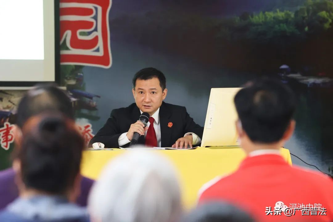 巧识骗局民警帮助老人守住养老钱,守护银发族警惕养老诈骗