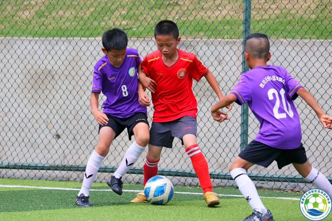 东湖路小学校园足球总决赛,喜报校园足球冠军