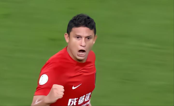 上海申花客战尽显实力闯进前列,申花主场首败