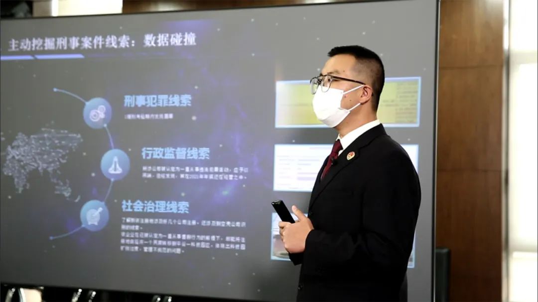 娃娃机抓娃娃有猫腻,抓娃娃机骗小孩