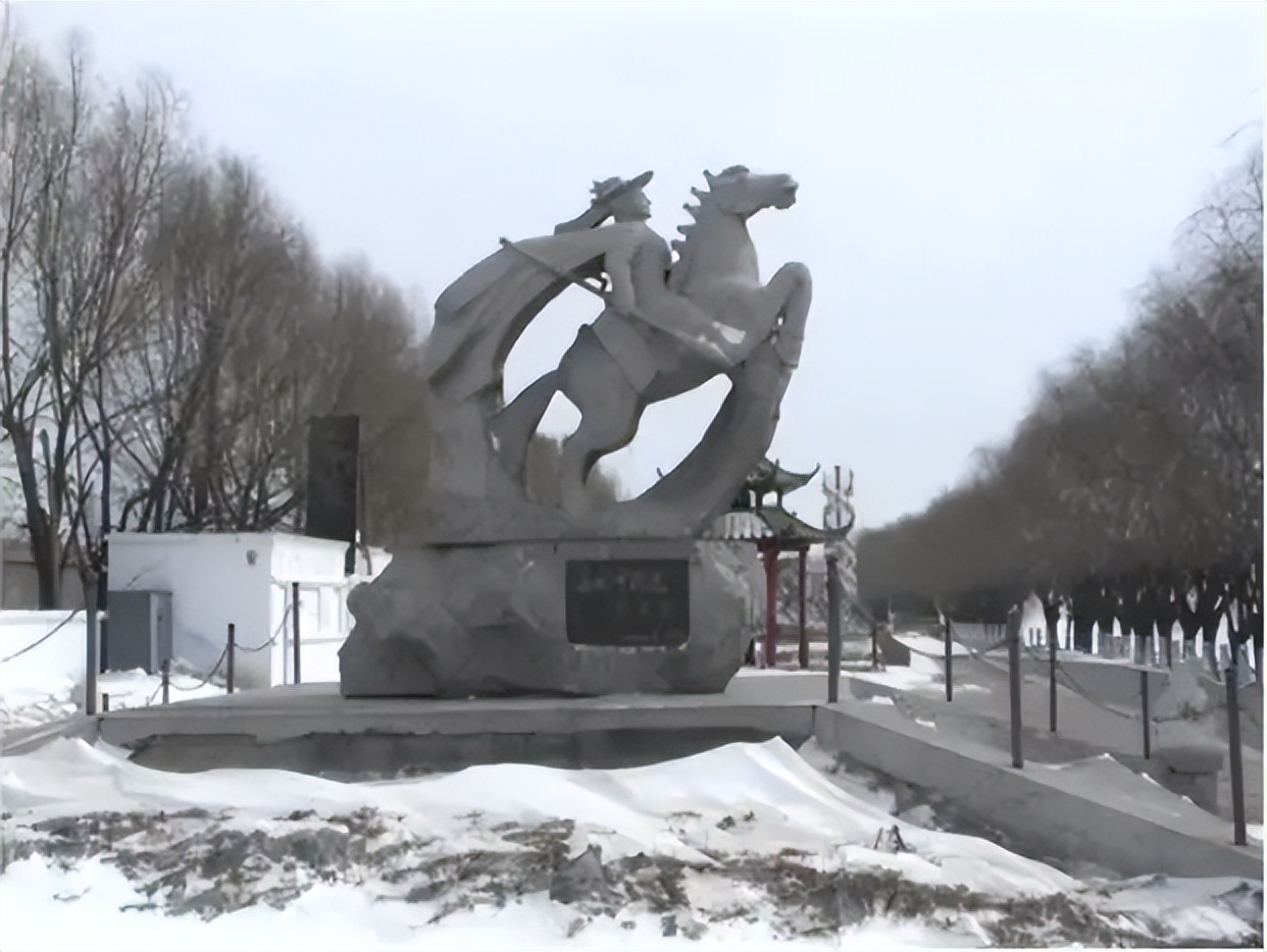 80岁老奶奶捐款5万被民警劝回,老人转账300万被银行报警真相感人