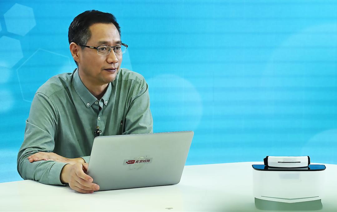 耳朵里的石头掉了怎么处理,耳朵里有个小石头掉落