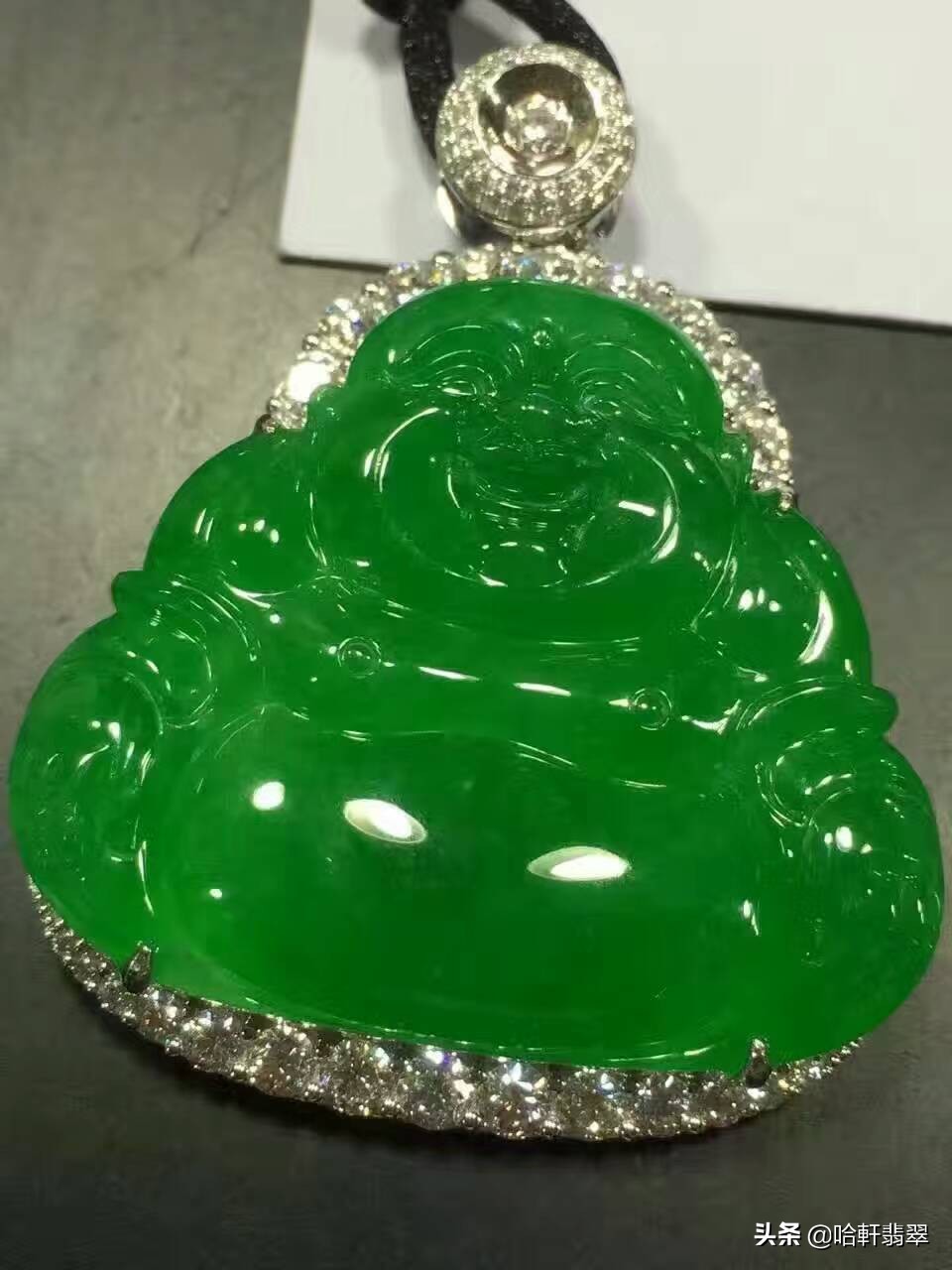 翡翠为什么都雕刻佛像,翡翠佛像的面部雕刻技巧