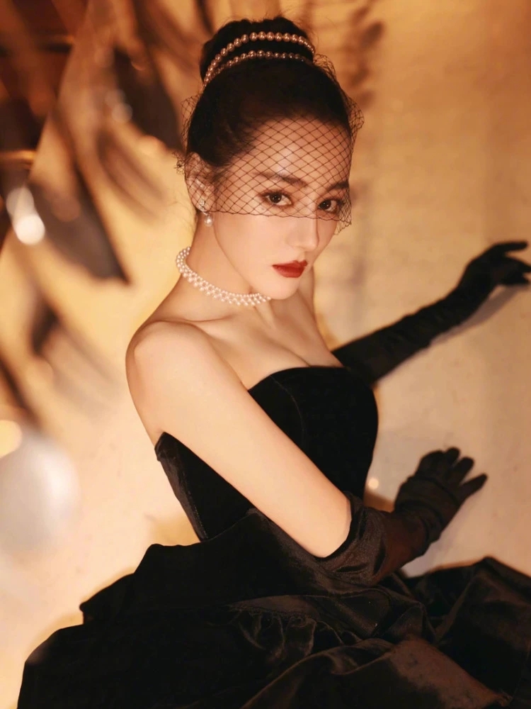 杨幂谍战跳舞,杨幂采访视频揭秘娱乐圈