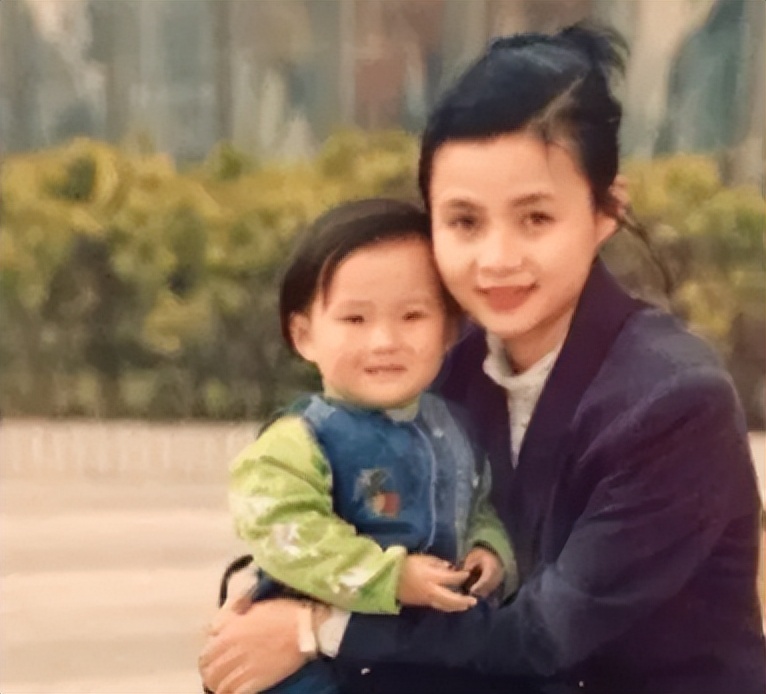 郭美美两次入狱原因,郭美美是怎么进监狱的