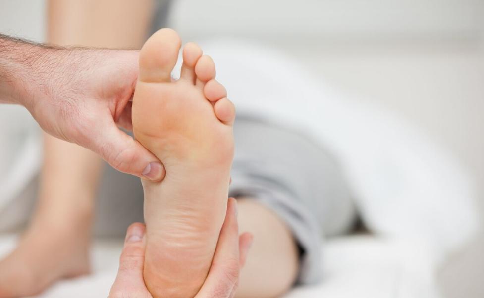 中老年人出现脚底板疼,老年人脚底板疼是什么原因