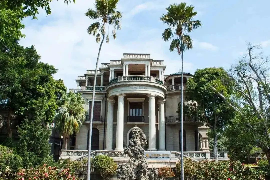 暑假我们来到了中国闻名的鼓浪屿,鼓浪屿暑假免费游玩攻略