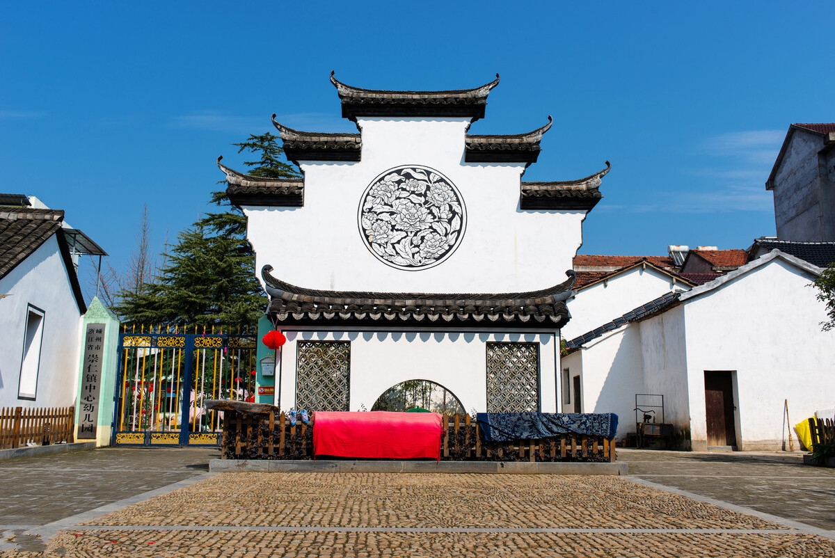 4月暖和自驾游适合去的地方,这个季节适合去哪旅游自驾