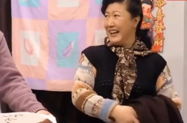 《东北一家人》20年,演员差距悬殊,2位配角离世,小龙套成大腕