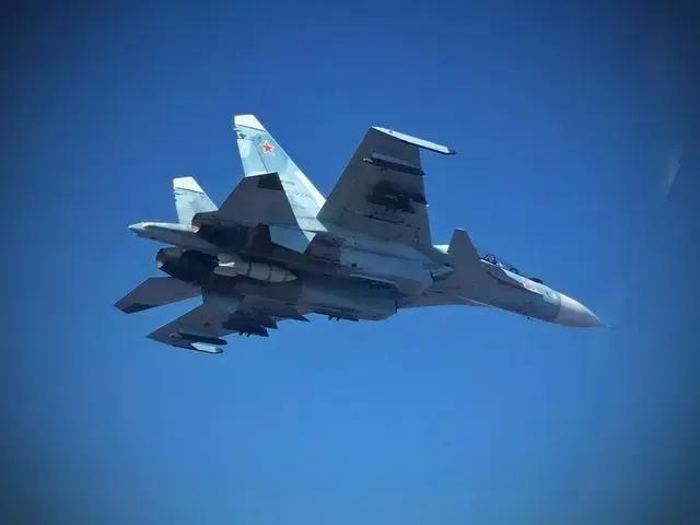 俄军使用巡航导弹打击乌军事设施,俄对乌核威慑