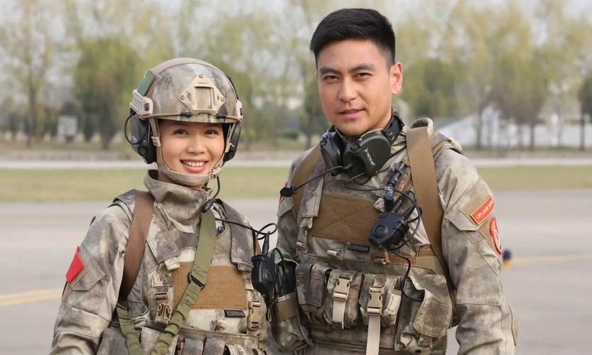 40岁演员无戏拍卖鱼近一年!路边摆地摊满身污垢,称喜欢现在生活