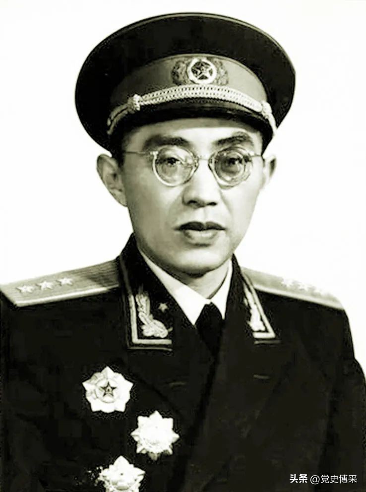 王新亭：军政兼备的开国上将，和陈赓共同打造令日军胆寒的386旅，主动让贤毛主席赞其风格高顾大局