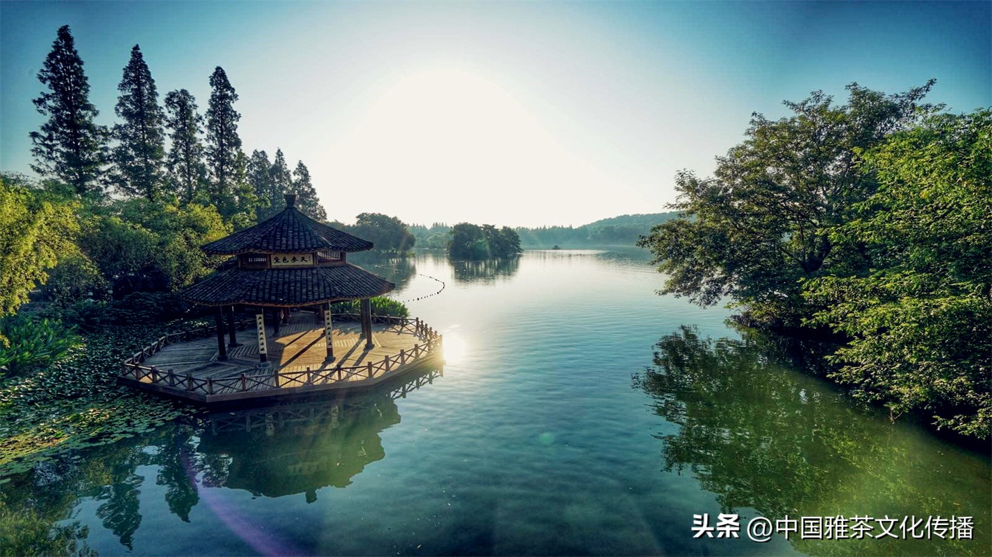 智者喜爱清泉，仁者喜爱山川