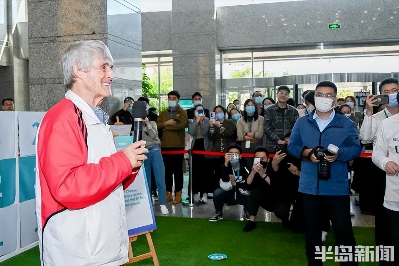 神奇教练米卢,孙继海铲翻了米卢现状