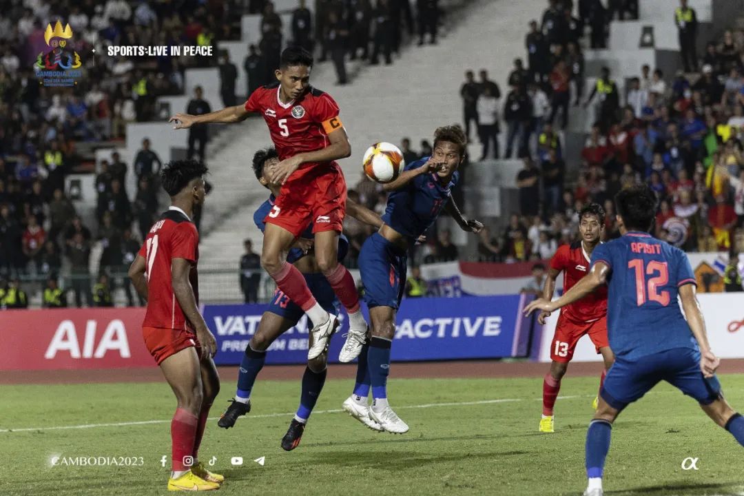 打群架!神进球!犯大错!扔奖牌!东运会男足决赛堪称神剧情!