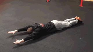 家用健身房器械,健身房哪个器械能使背变薄