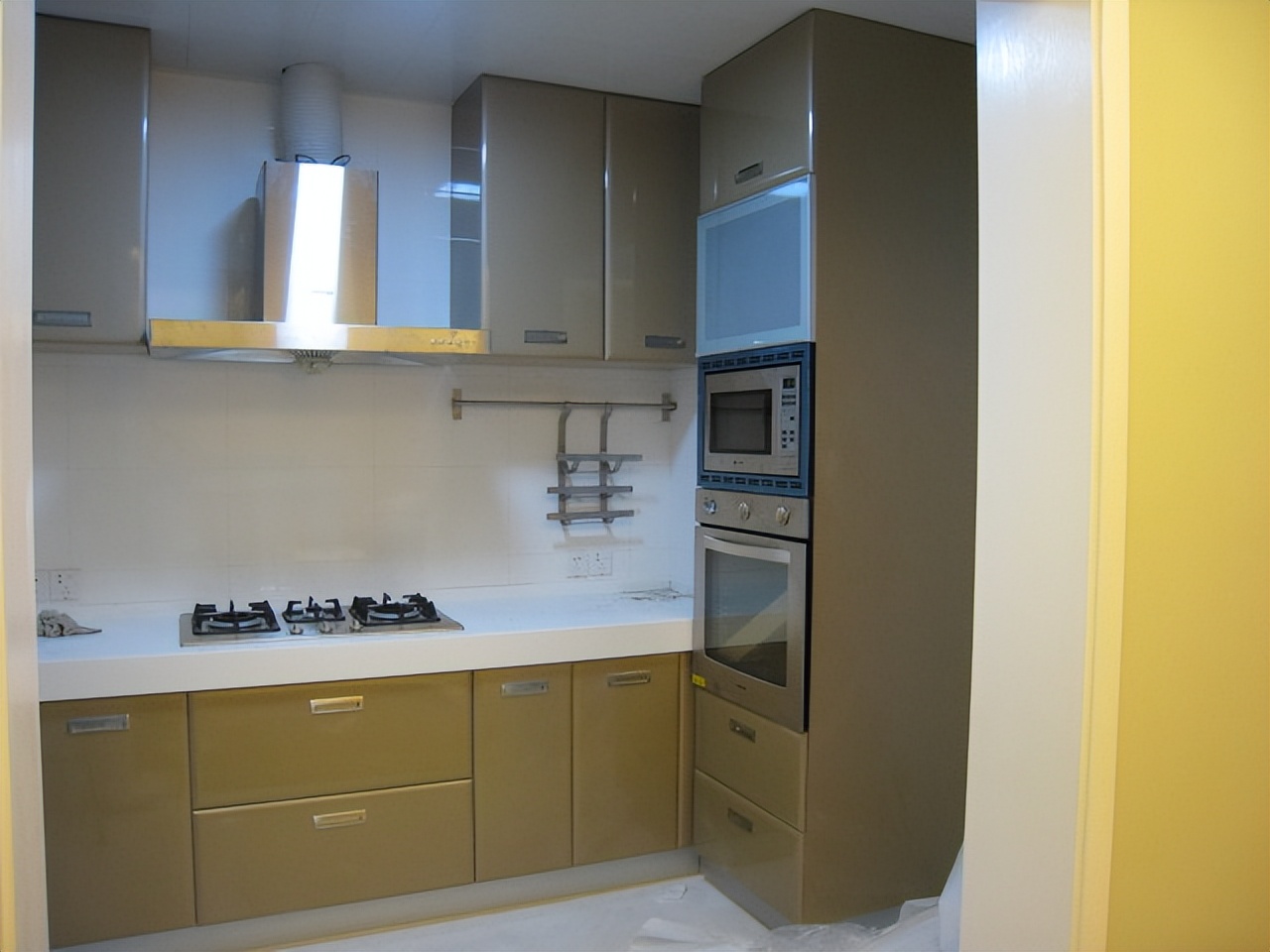 商用厨房排烟管安装视频教程,厨房排烟管的做法