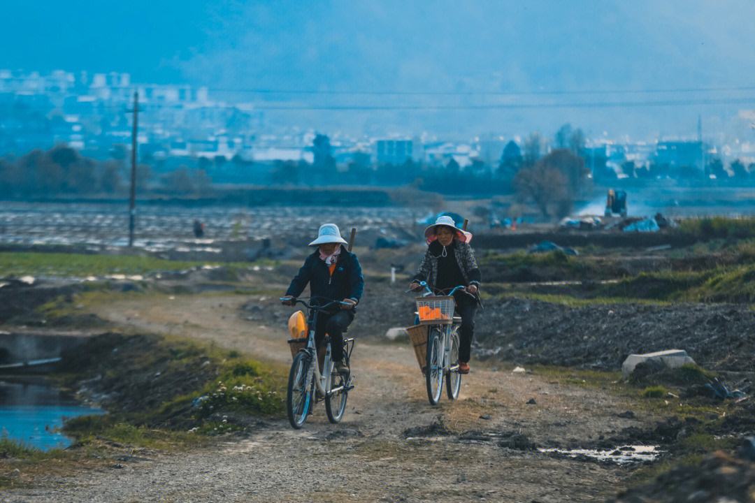 曹德旺的成功是靠他哥哥吗,曹德旺初次创业谁拉了他一把