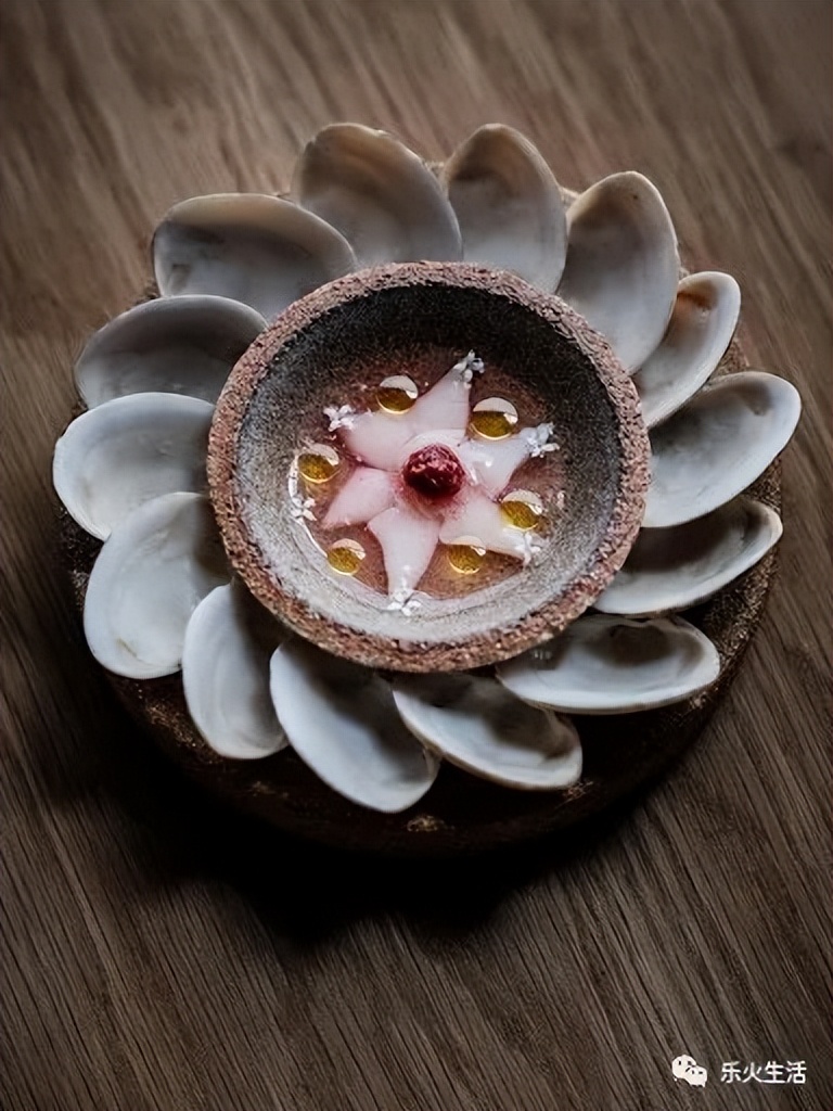 上海开业10个月获米其林餐厅,巴黎开业20年的米其林三星餐厅