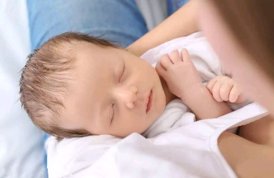 宝宝出生后第一时间月嫂怎么护理,宝宝第一个月有必要请月嫂吗