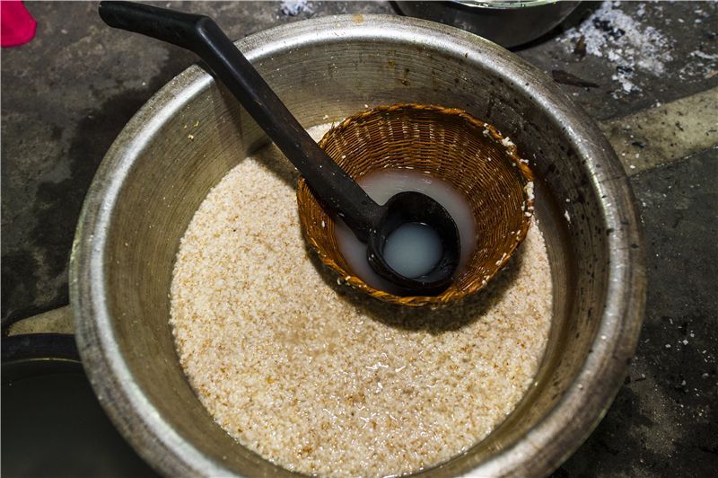 浜戝崡鎬掓睙鍗佸ぇ蹇呭悆缇庨,浜戦鍝佸皾鑸屽皷涓婄殑绾㈡渤