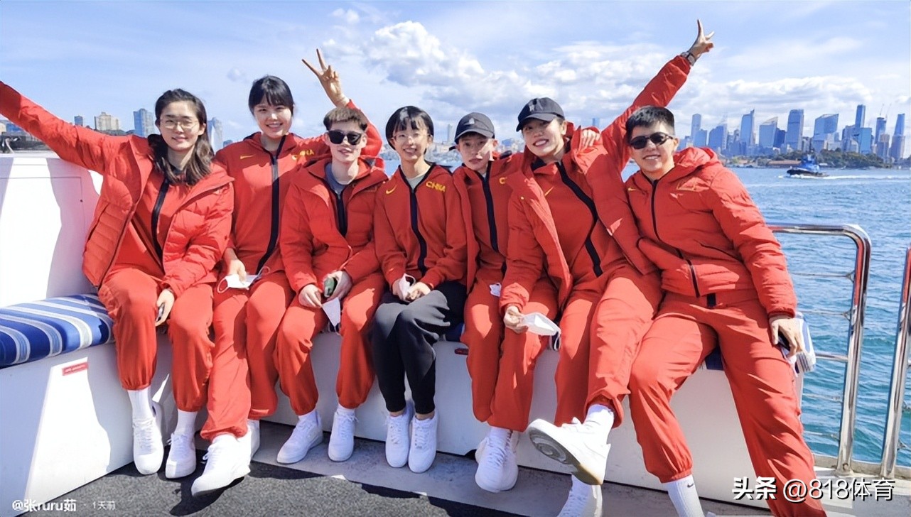 中国女篮顺利回国,中国女篮回国接机