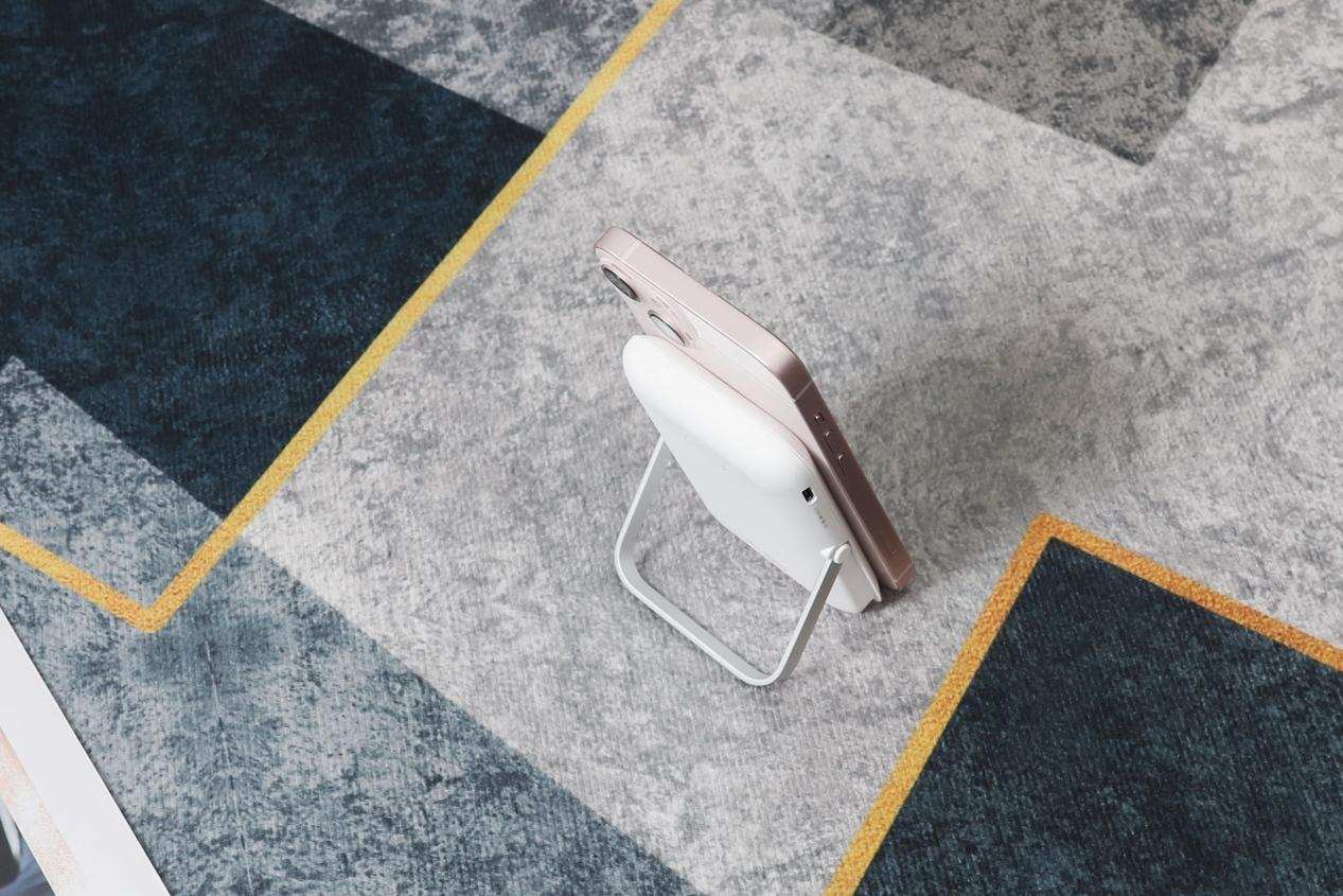 摊牌了，是冲着苹果来的，麦多多磁吸充电宝这颗果熟了：白菜价？