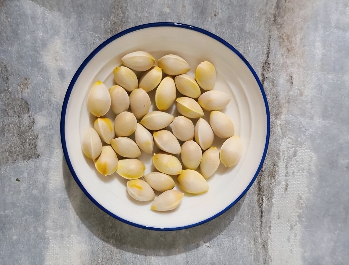 医生提醒少吃三种伤肝,医生建议不要服用这四种药