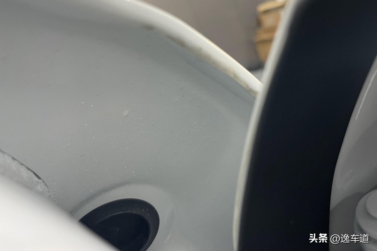 近600万的二手车你见过吗？这台劳斯莱斯库里南是不是你的菜