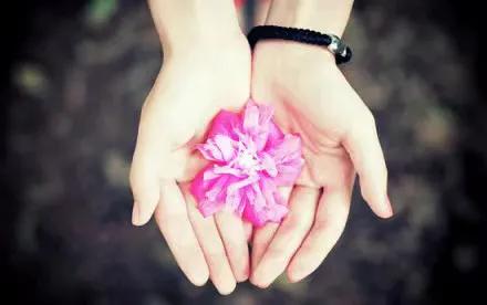 15岁女孩经常头痛应该看什么科,女儿老是头痛