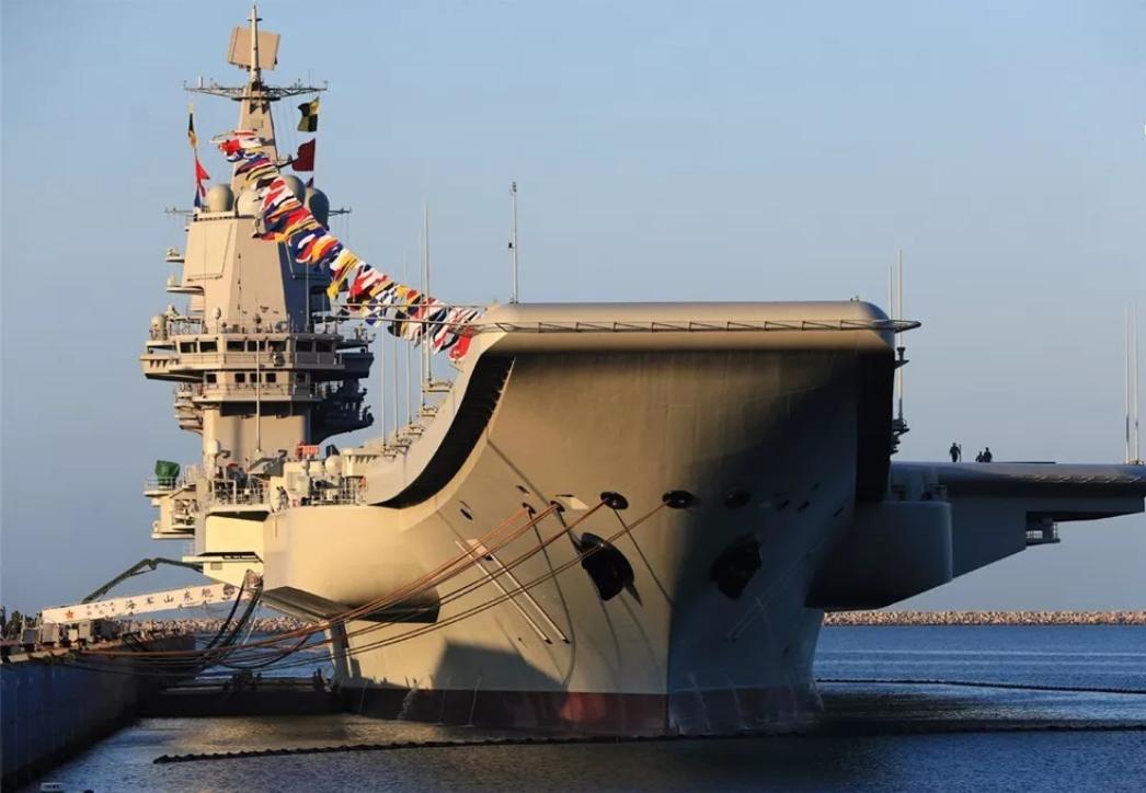 辽宁舰和山东舰动力系统一样吗,辽宁舰和山东舰可以搭载多少飞机