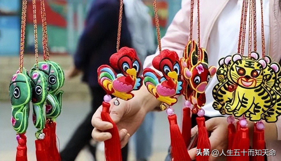 端午节祭祀屈原的来源,端午节的来源和屈原的视频