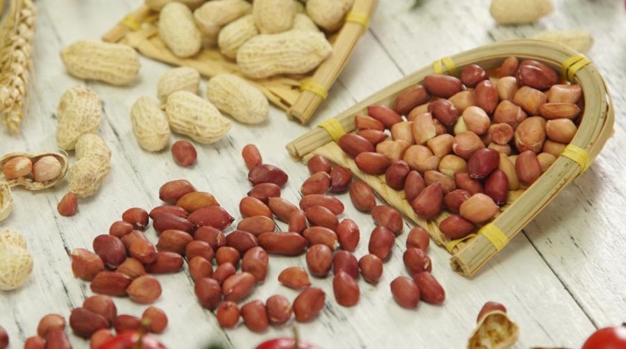 常吃花生能治便秘吗,经常吃生花生米可以治便秘吗