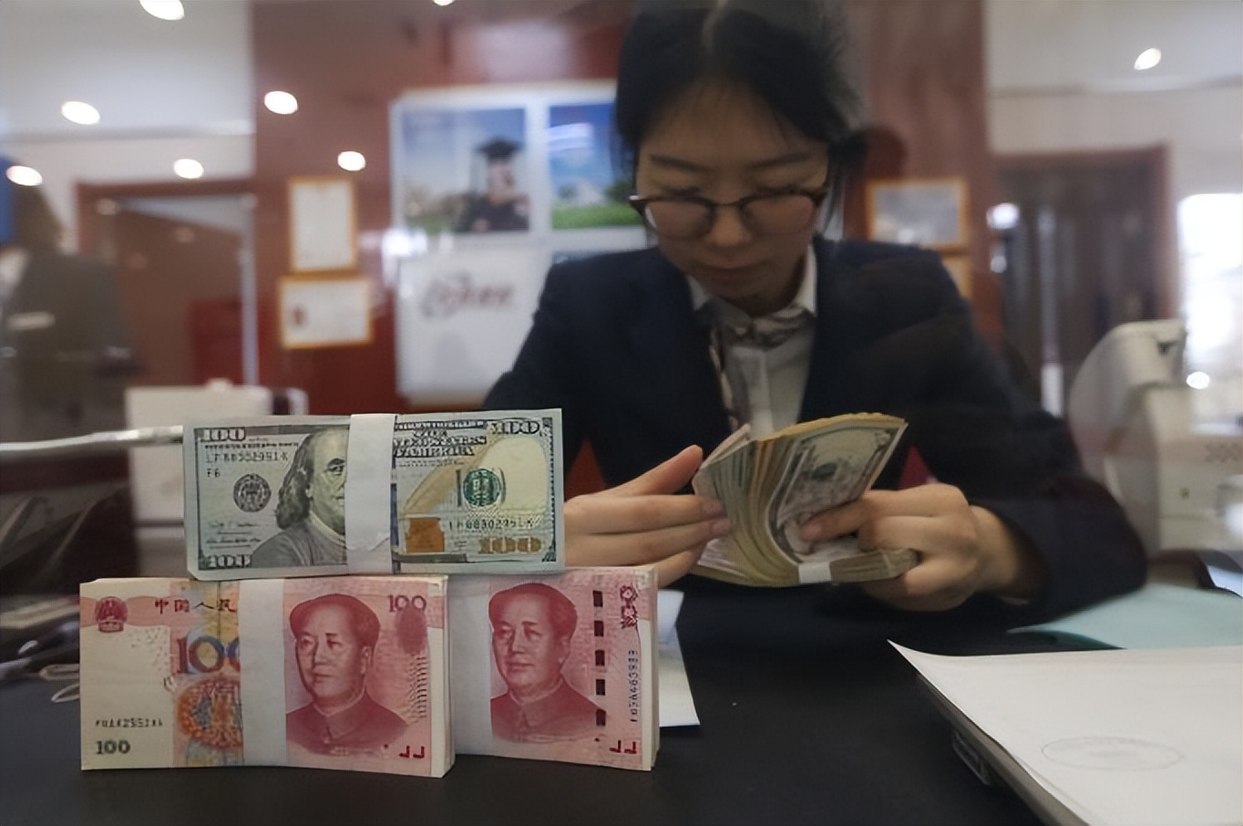 人民币国际化对币值的影响,人民币国际化的利弊分析