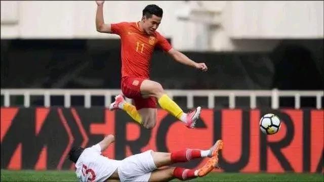 国足4人或遭开除，男足月薪降到16万，哭穷起抗议，足协或再出手