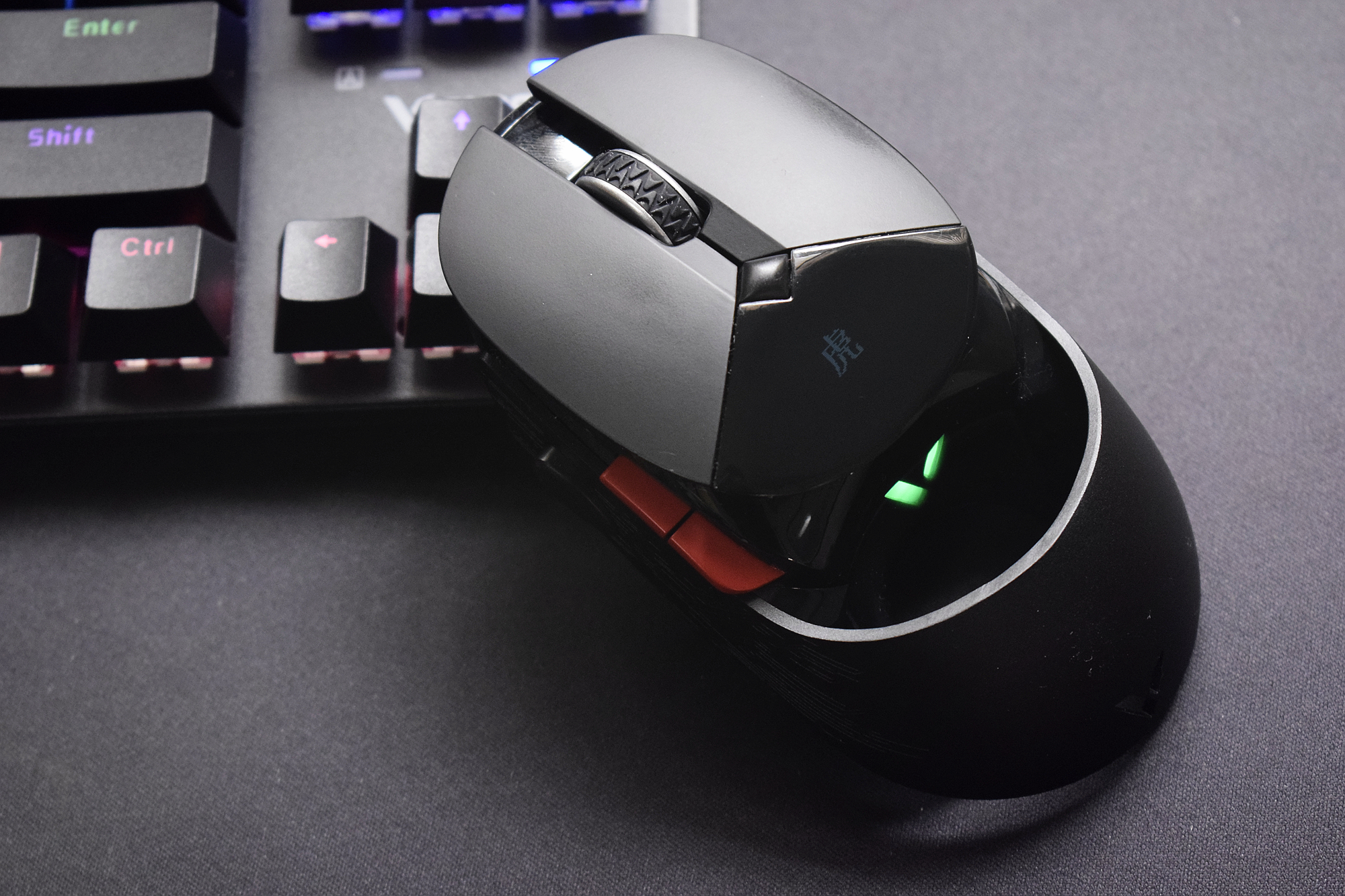 雷柏v500pro红轴键盘测评紫色,让游戏更自由雷柏v500pro多模键盘