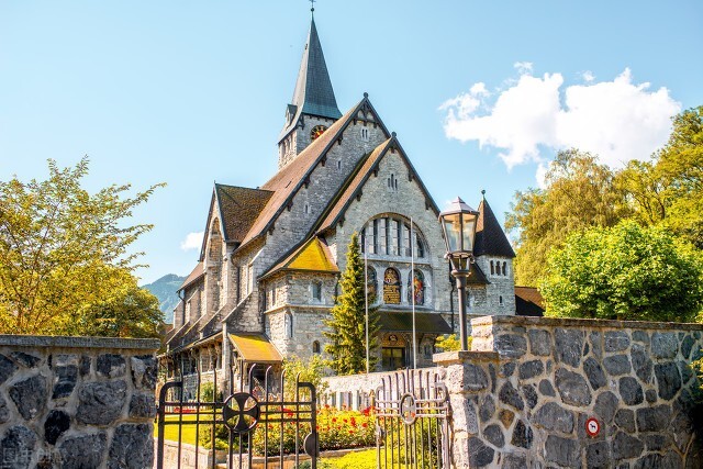 海岸线6000公里的国家,摩纳哥的国土面积与人口