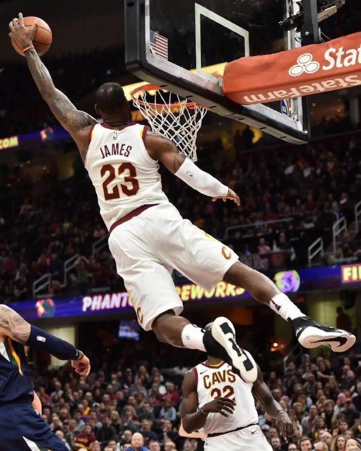 美媒评选十大历史单挑王,欧文詹姆斯绝杀杜兰特