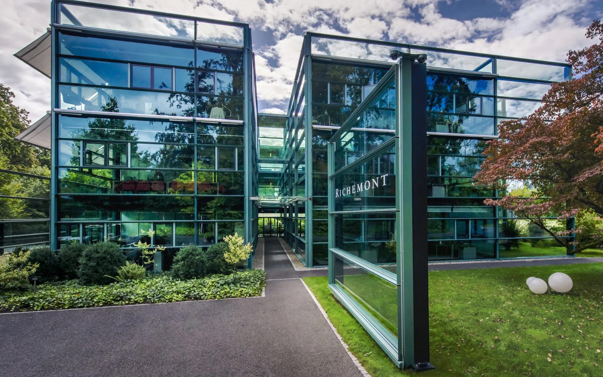 近距离欣赏世界体积最大钟表,地球上2019年十大畅销手表品牌是