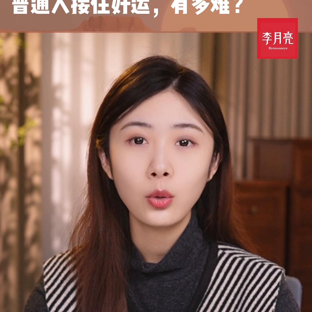 “挖呀挖”带红的桃子老师和黄老师，你更喜欢谁？@DOU+小助手