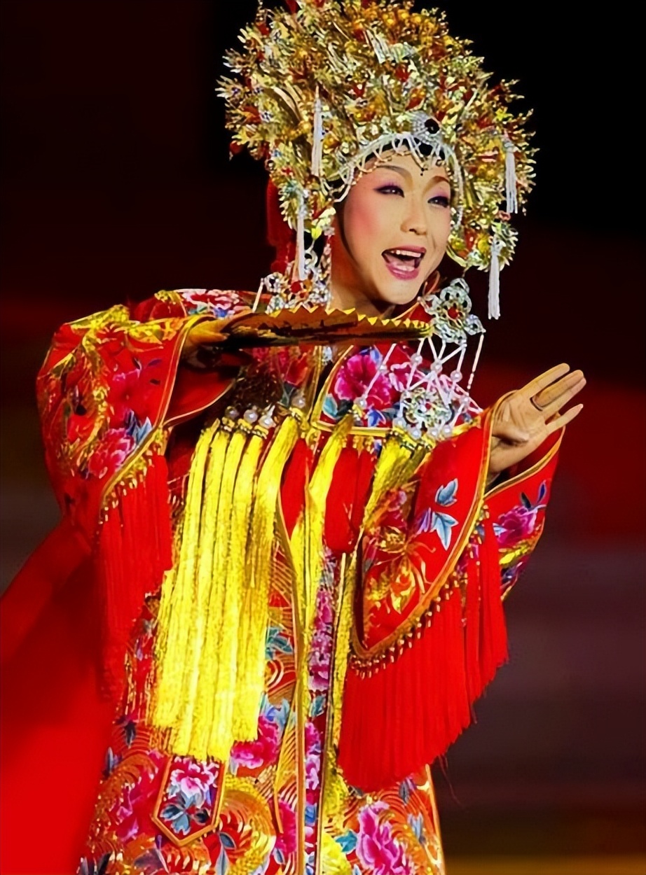 男扮女装最丑的十个男星,男扮女装惊艳的男星