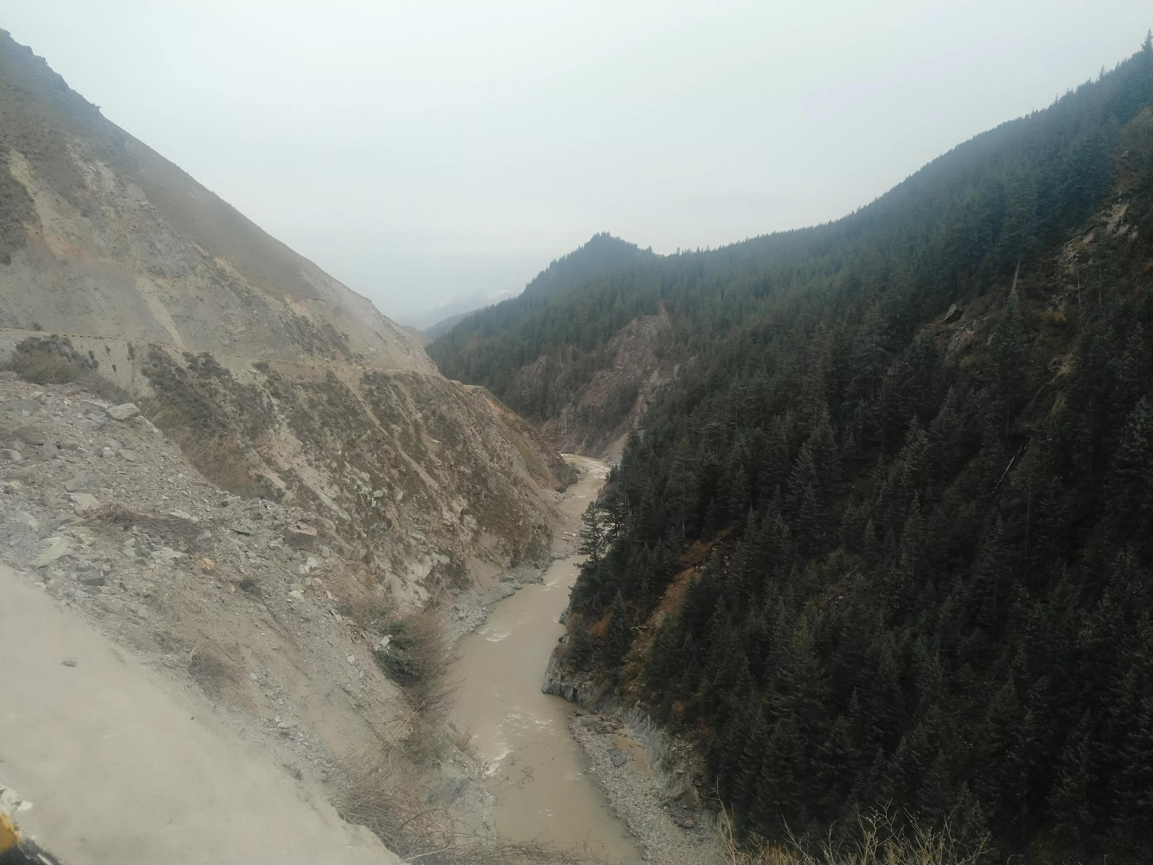 从甘肃翻越祁连山到青海,从肃北到青海沿途风景