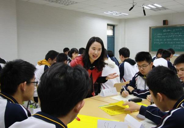 安徽一老师编“男足”段子，学校当标语滚动*放播**，结果有些意外