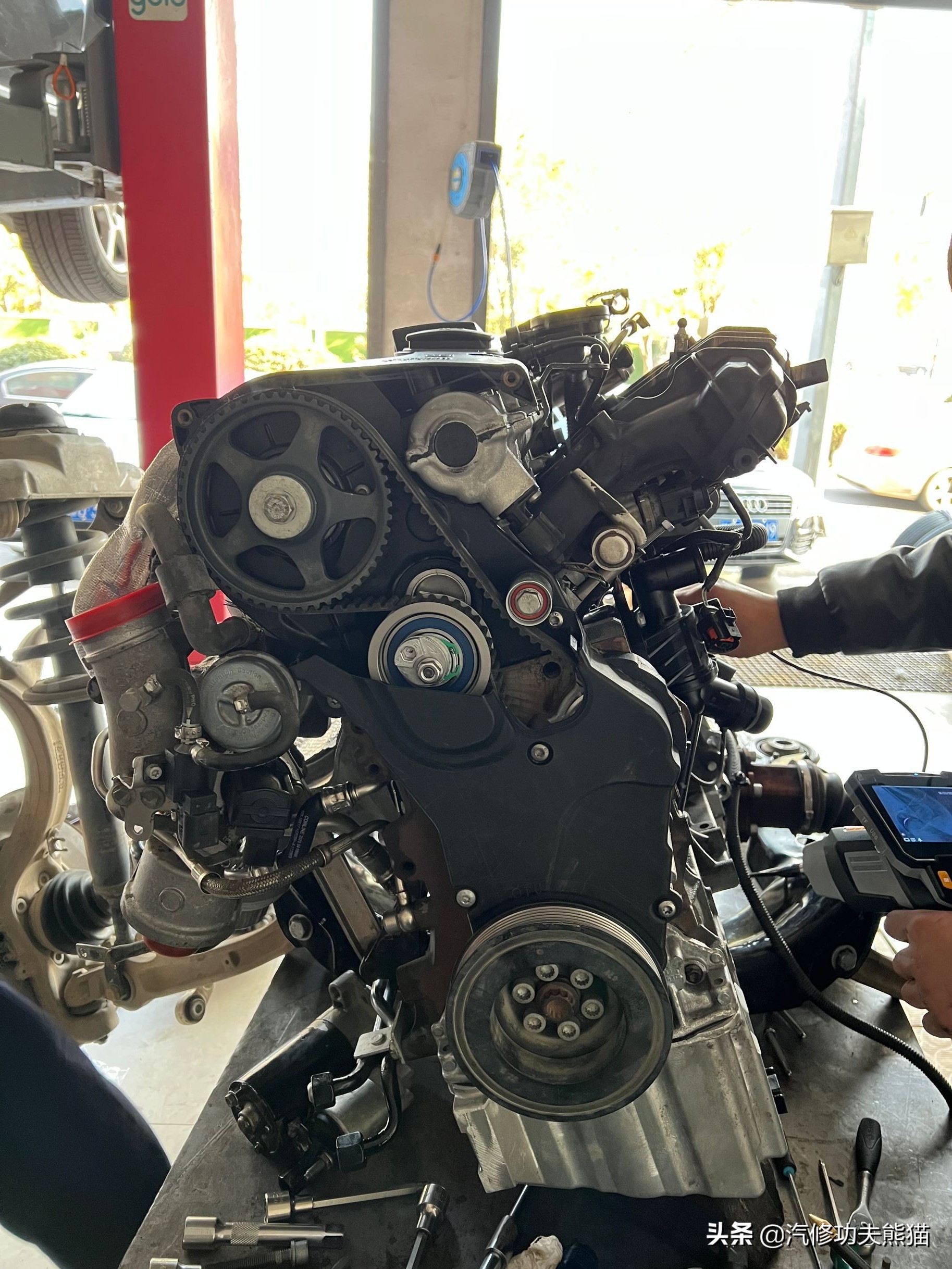 奥迪大众保时捷烧机油专修,2.0t奥迪a6烧机油吗