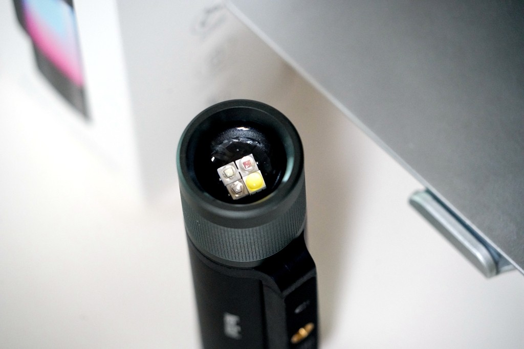 点亮多彩夜晚，让灯光随音而动，纳拓户外12合1雷鸣音乐手电