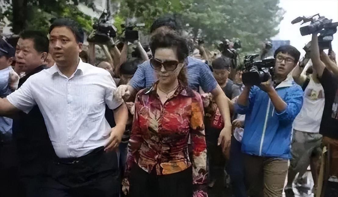 李双江退休金到底有多少,李双江夫妇受到的影响