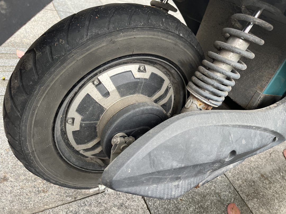 电动车才骑两年电池不耐用怎么办,台铃电动车电池不耐用了怎么修复