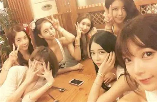 揭秘明星不为人知的丑闻,明星揭露娱乐圈的内幕